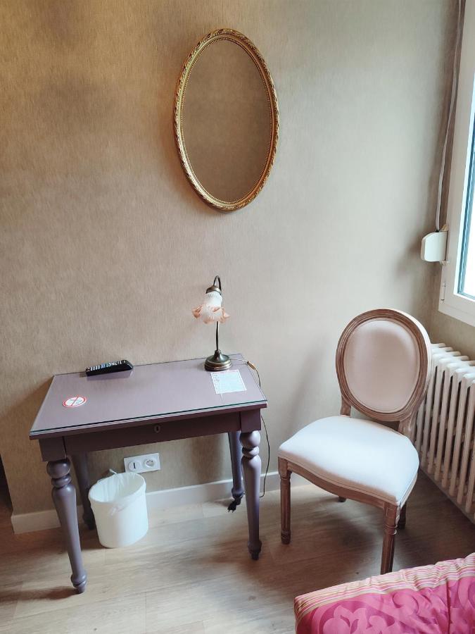 L'Auberge Des Gourmets Hotel Restaurant Le Vaudioux Esterno foto